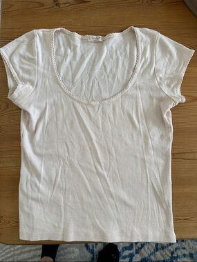 Brandy Melville Light Cream peach Scoop Neck Short Sleeve Tee